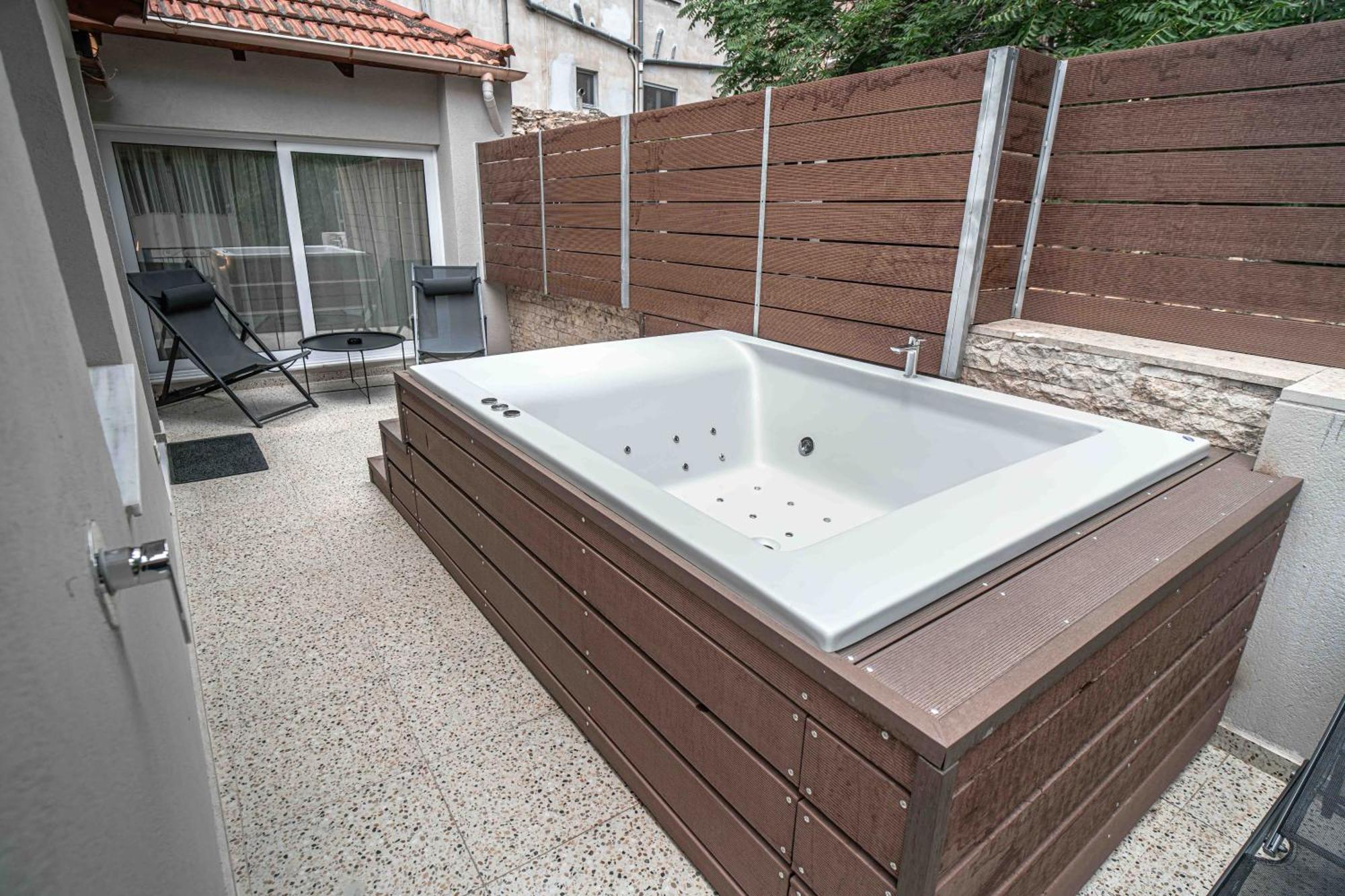 Belle Athenes - Luxury Rooms At Monastiraki Railway Station Bagian luar foto