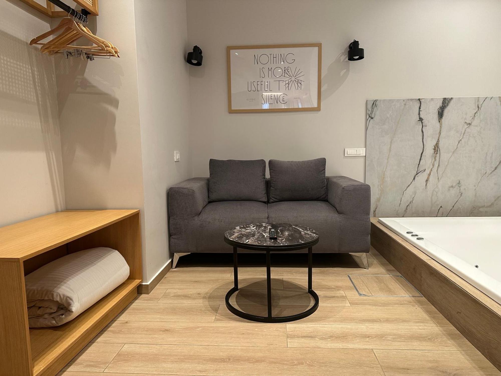 Belle Athenes - Luxury Rooms At Monastiraki Railway Station Bagian luar foto