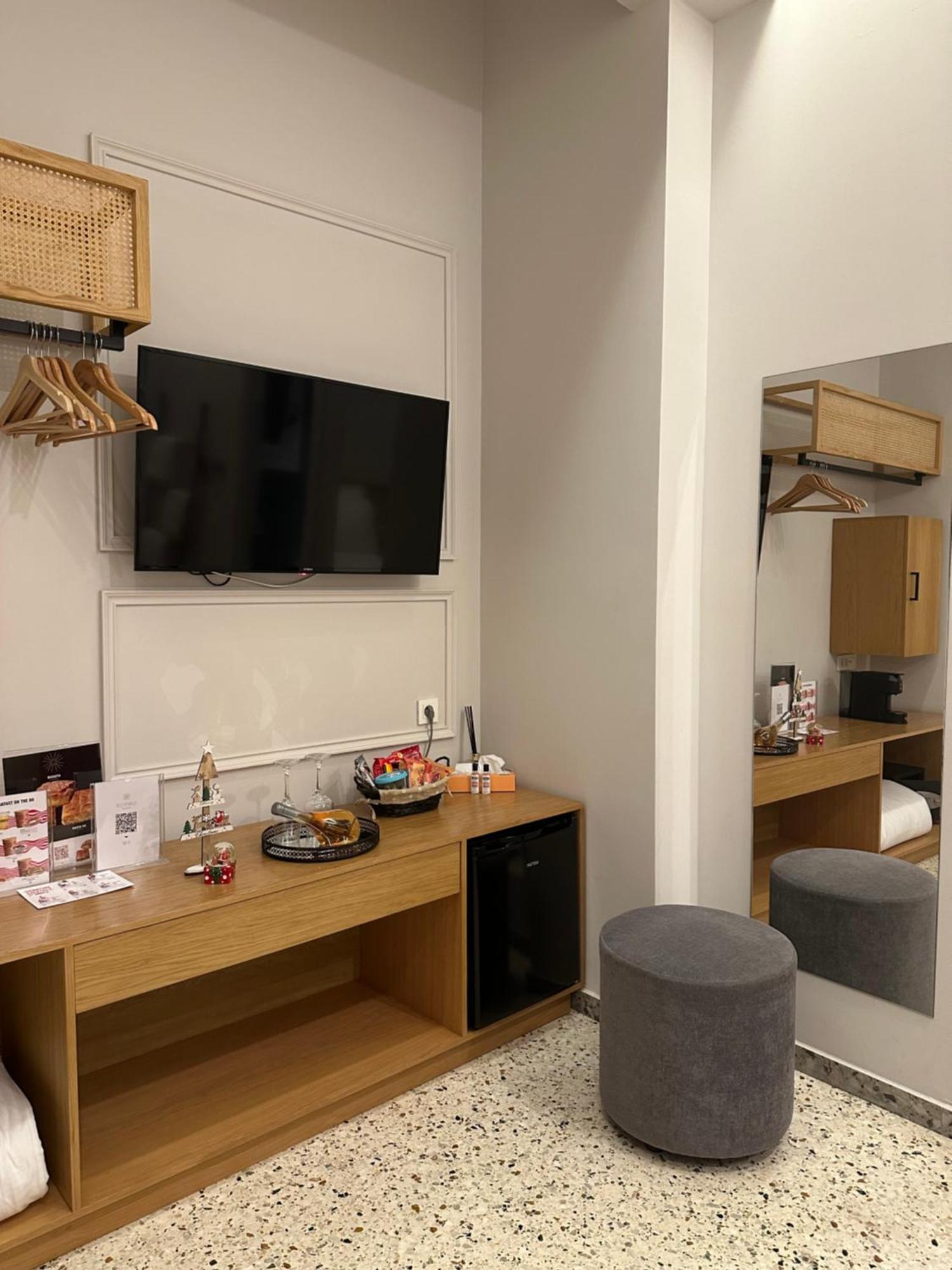 Belle Athenes - Luxury Rooms At Monastiraki Railway Station Bagian luar foto