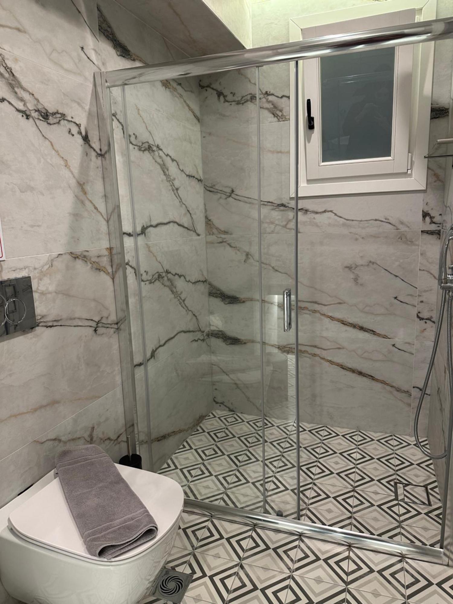 Belle Athenes - Luxury Rooms At Monastiraki Railway Station Bagian luar foto