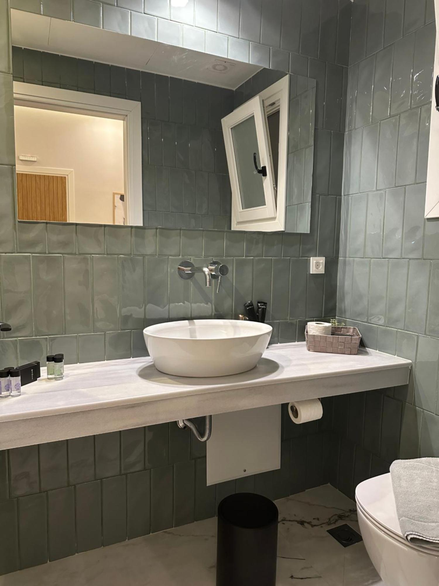 Belle Athenes - Luxury Rooms At Monastiraki Railway Station Bagian luar foto