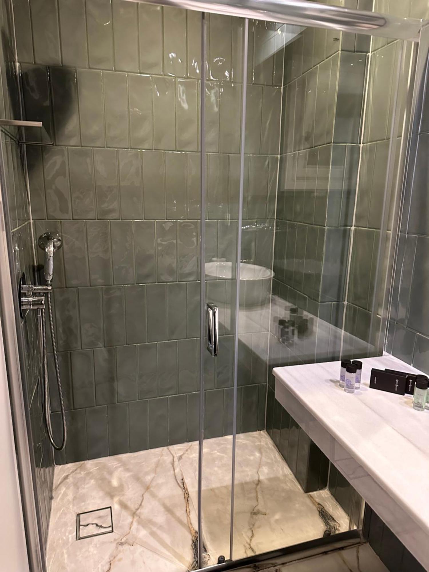 Belle Athenes - Luxury Rooms At Monastiraki Railway Station Bagian luar foto