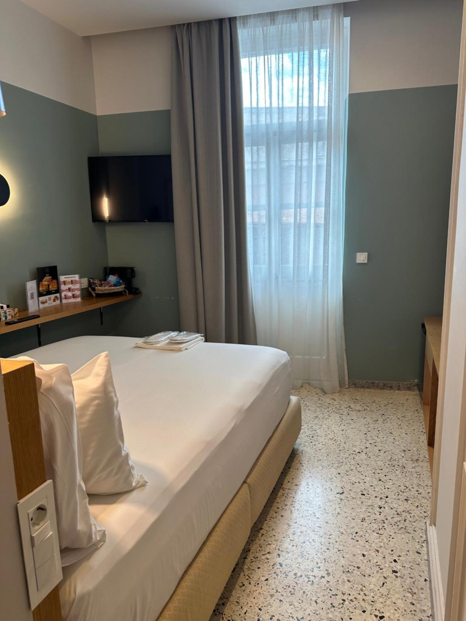 Belle Athenes - Luxury Rooms At Monastiraki Railway Station Bagian luar foto